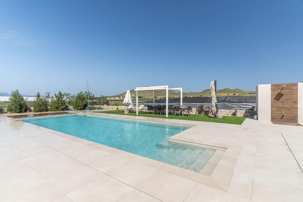 Photo of Outdoor in Fernan Perez