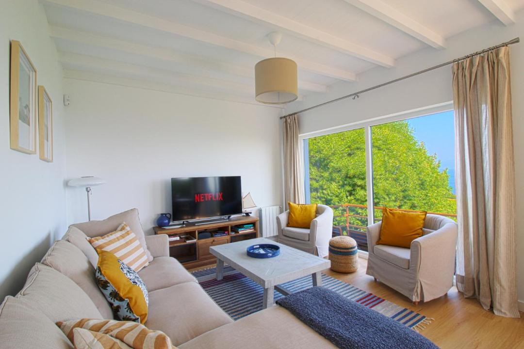 Photo of Livingroom in Pechon