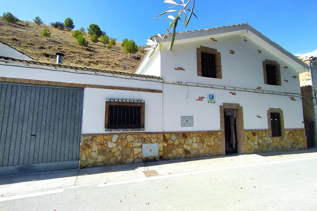 Photo of Buildings in Peal de Becerro