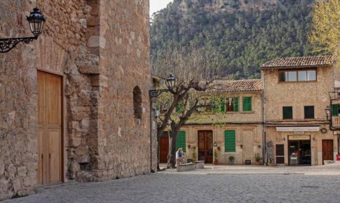 Photo of Buildings in S'Arxiduc