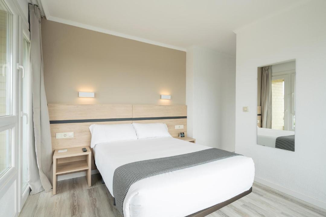 Photo of Bedroom in Ordes