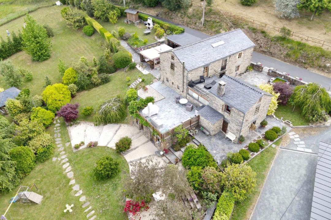Photo of Others in Monfero