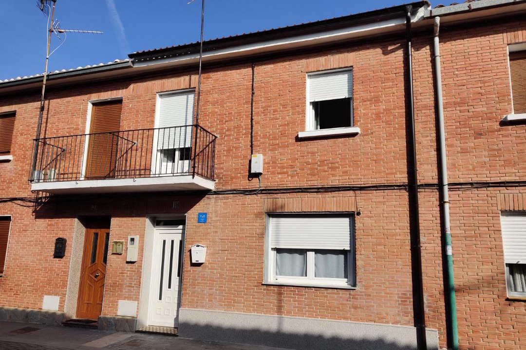 Photo of Buildings in Alar del Rey