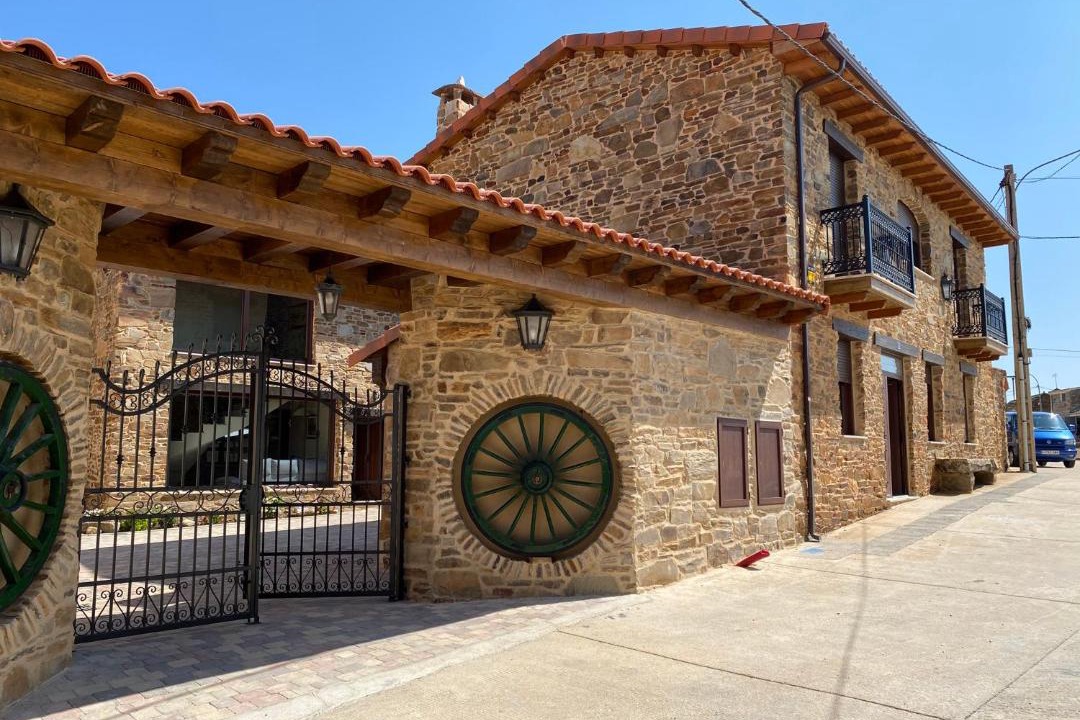 Photo of Buildings in Pedredo