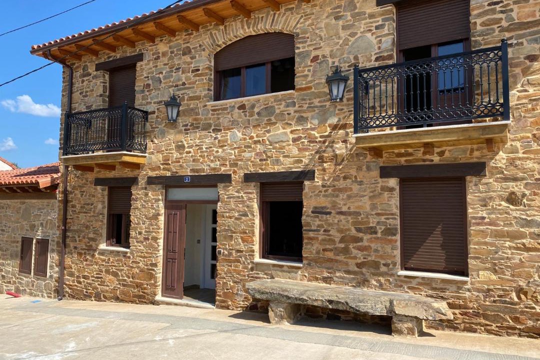 Photo of Buildings in Pedredo