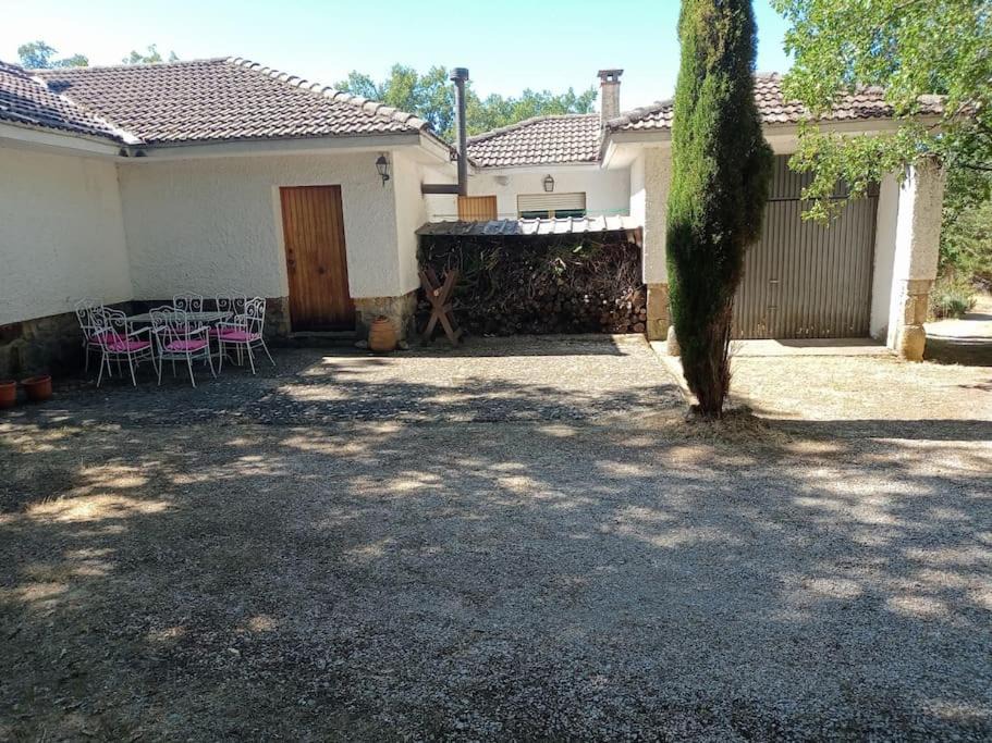 Photo of Buildings in Vilviestre de los Nabos