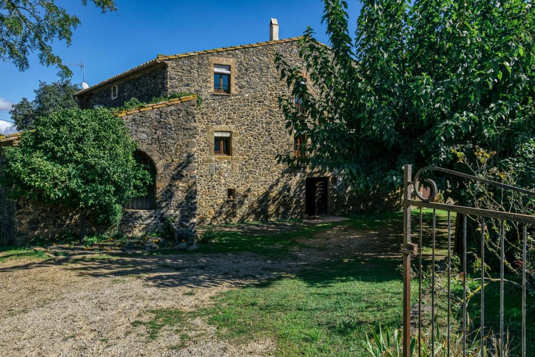 Photo of Buildings in Parlava