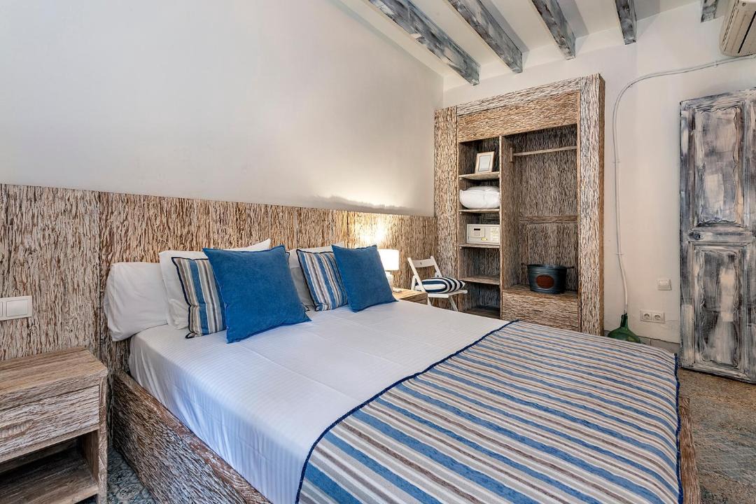 Photo of Bedroom in Establiments