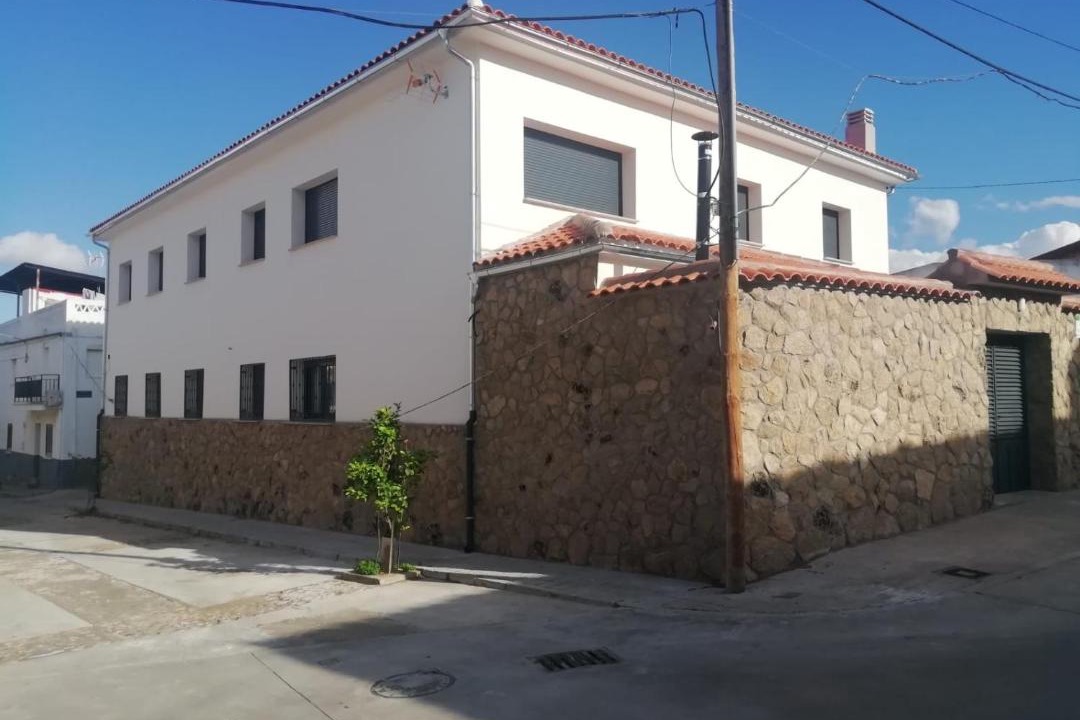 Photo of Buildings in Peraleda de San Roman