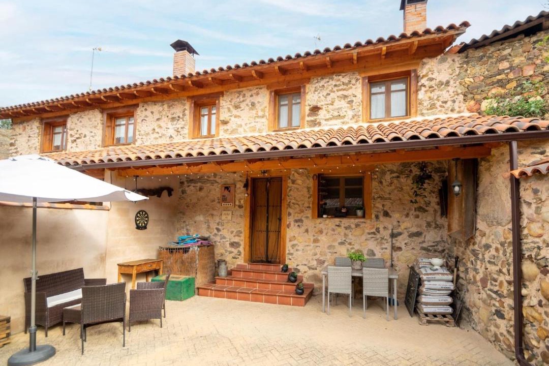 Photo of Buildings in Benllera