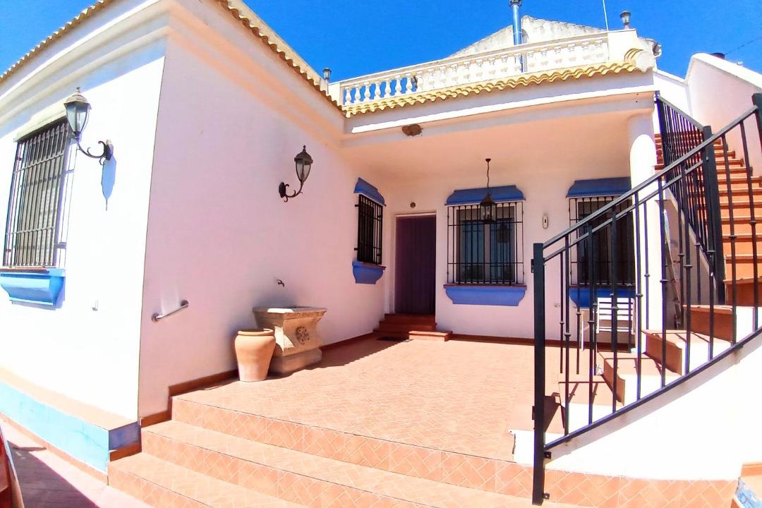 Photo of Buildings in Alomartes
