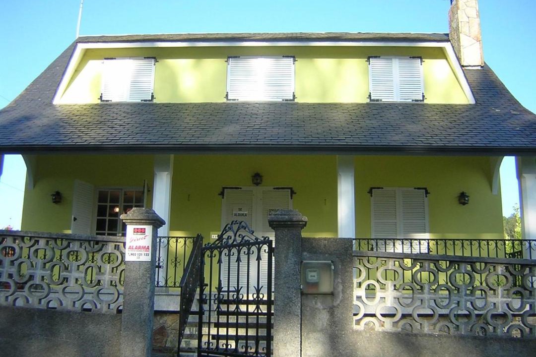 Photo of Buildings in Fene