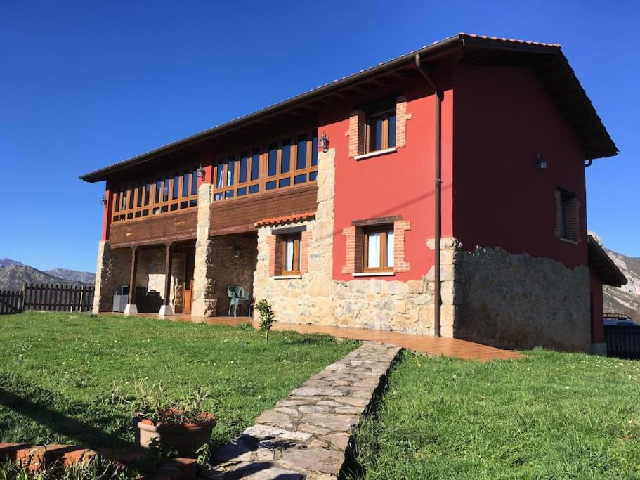Photo of Buildings in Peruyes