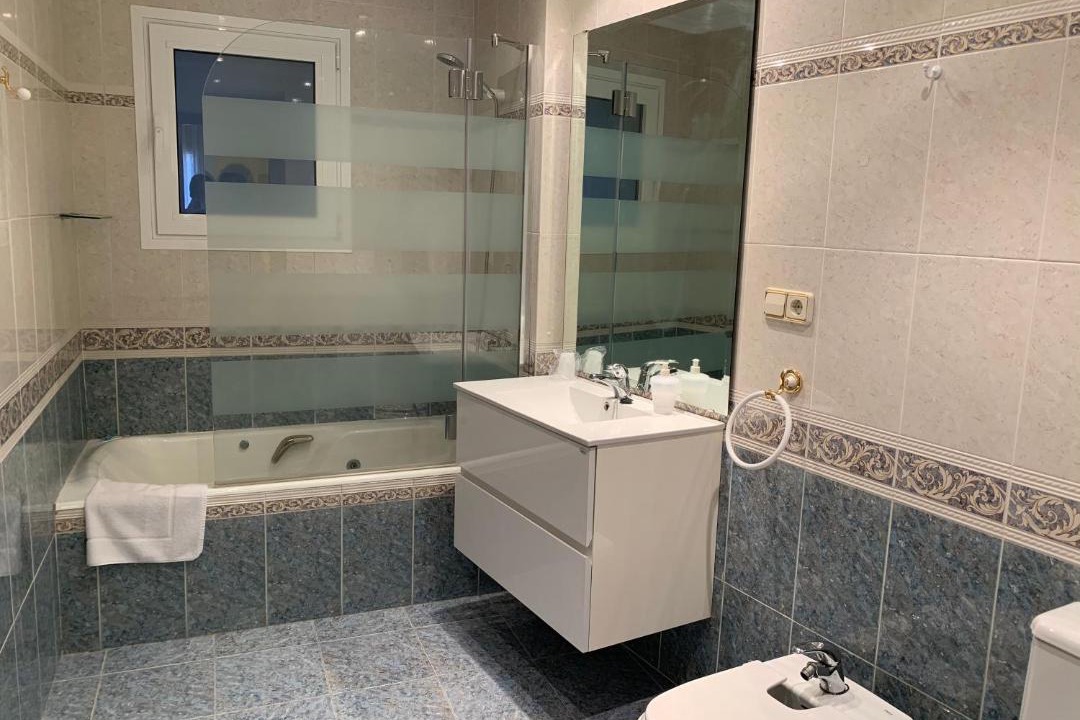 Photo of Bathroom in Abiego
