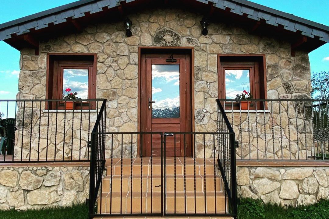 Photo of Buildings in Manzanal de los Infantes