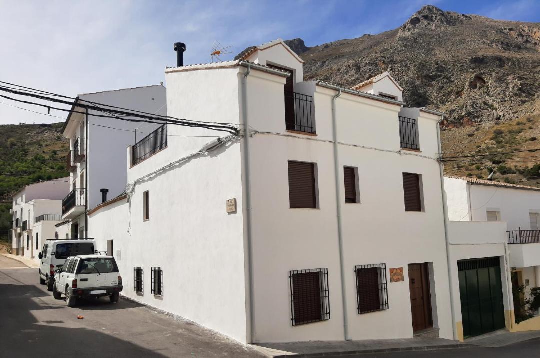 Photo of Buildings in Albanchez de Magina