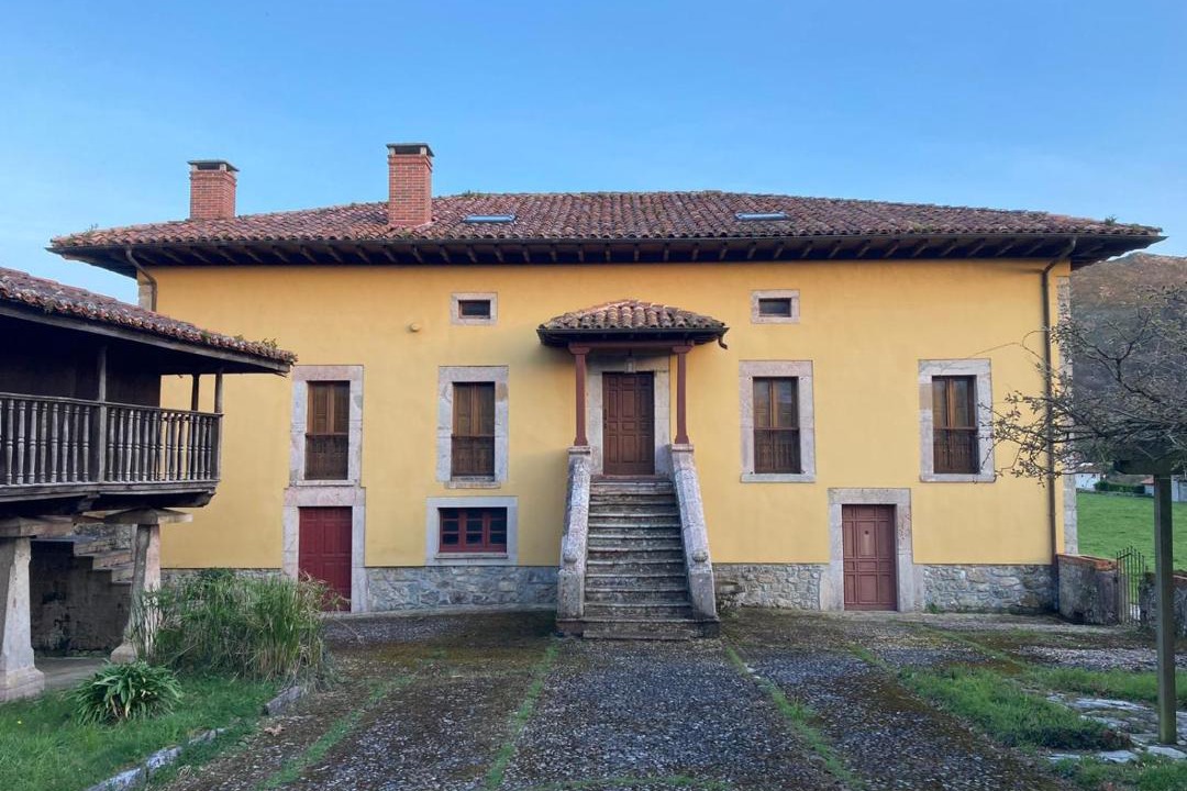 Photo of Buildings in Margolles