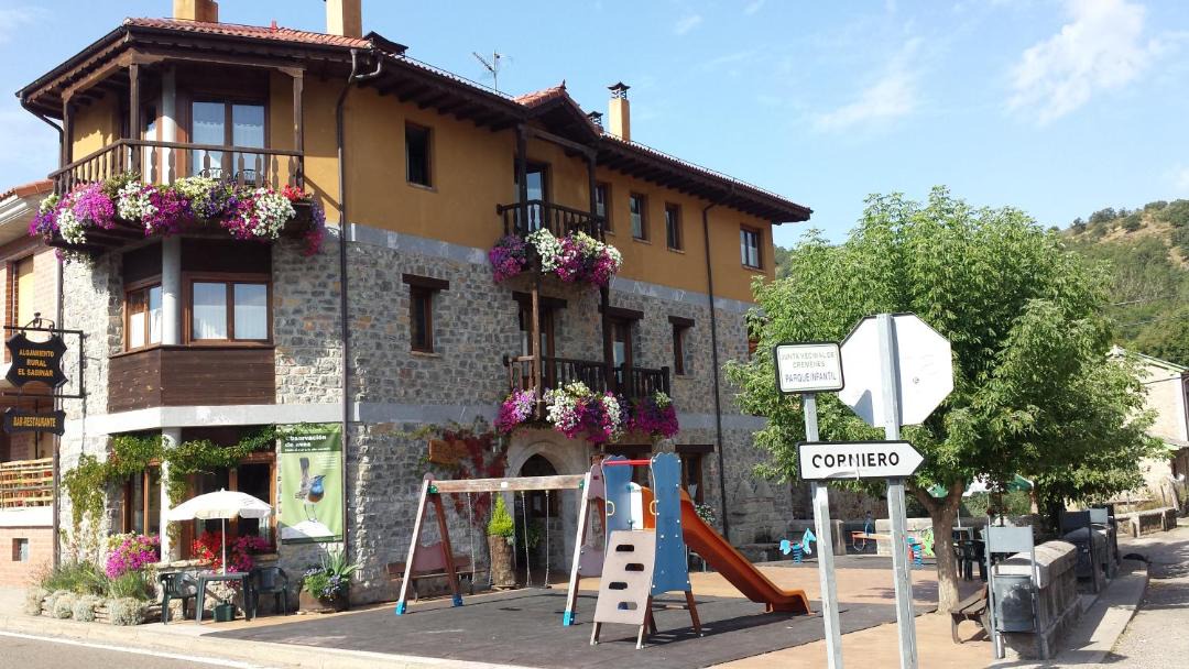 Photo of Buildings in Cremenes
