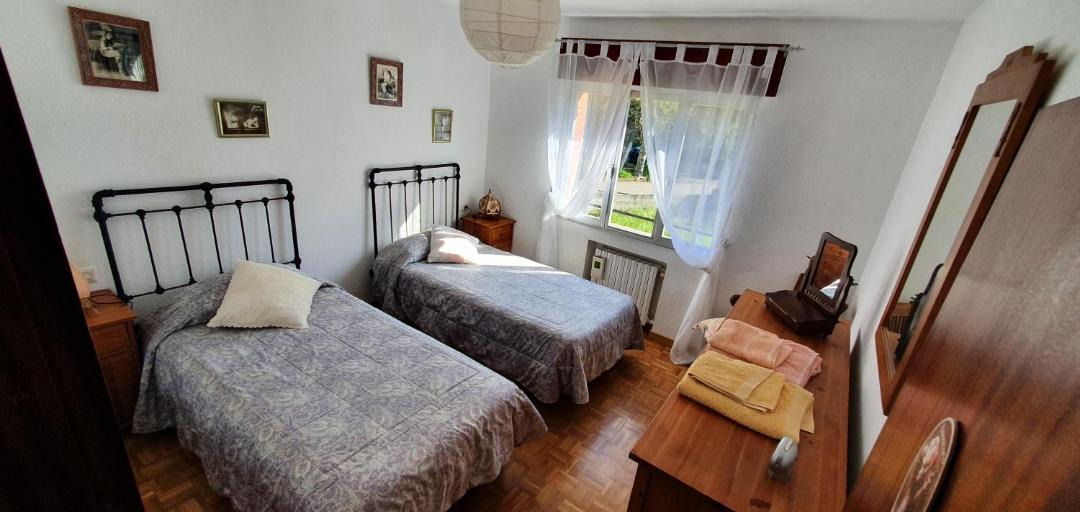 Photo of Bedroom in Parres