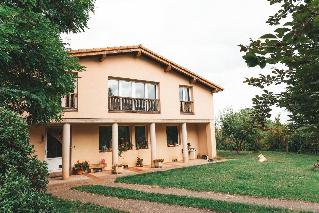 Photo of Buildings in Estollo