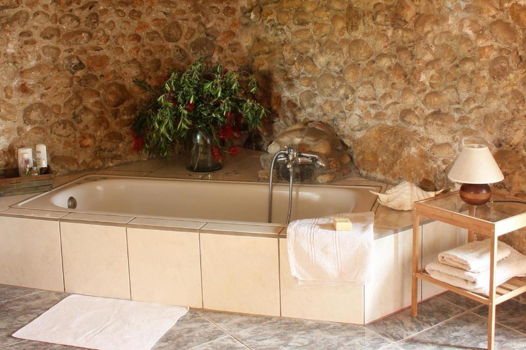 Photo of Bathroom in Pontos