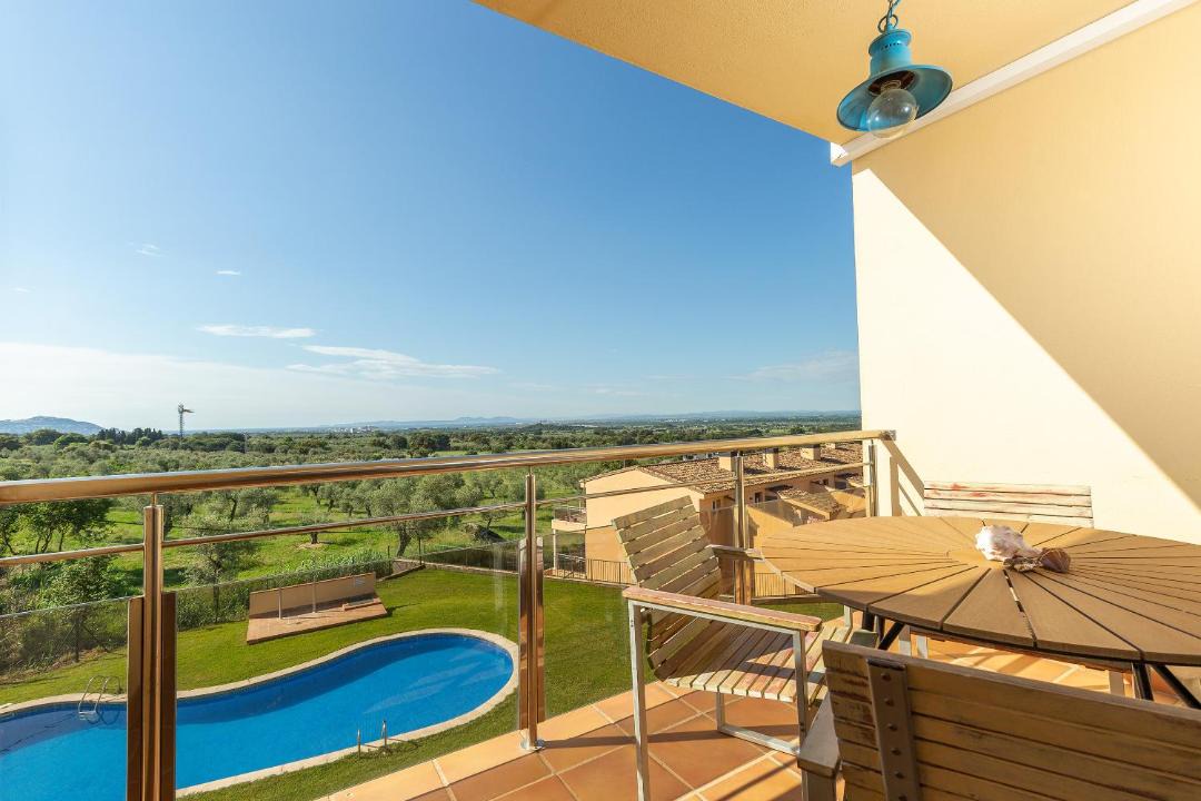 Photo of Patio Balcony in El Mas Isaac