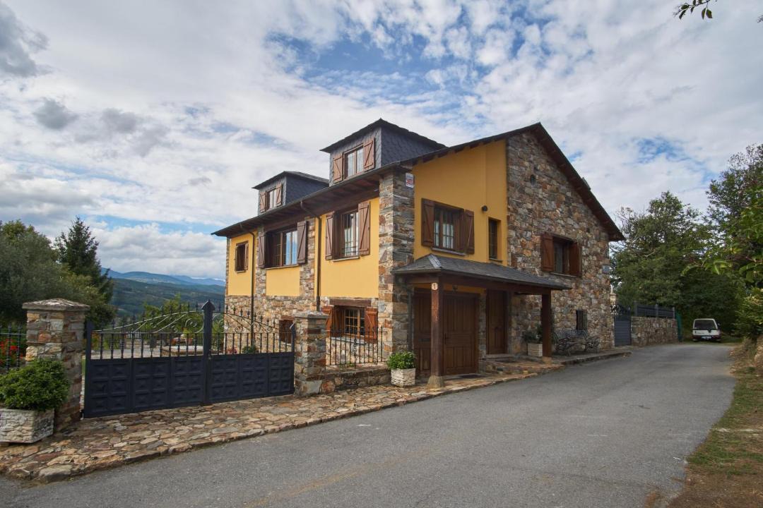 Photo of Buildings in Fontoria