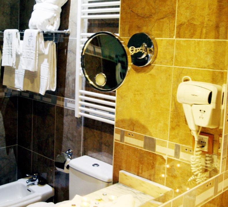 Photo of Bathroom in Onis