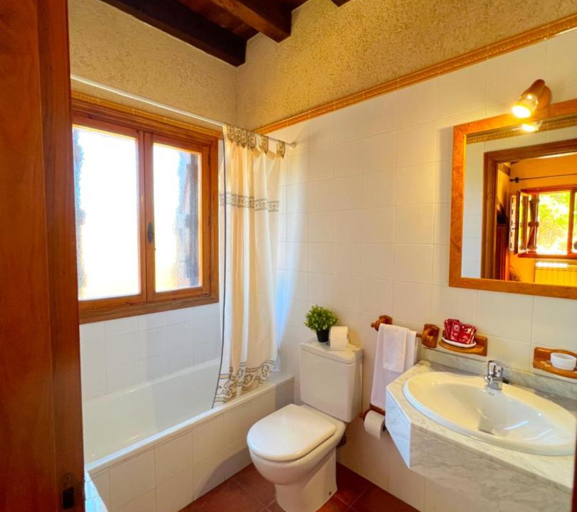 Photo of Bathroom in Montejo de la Vega de la Serrezuela