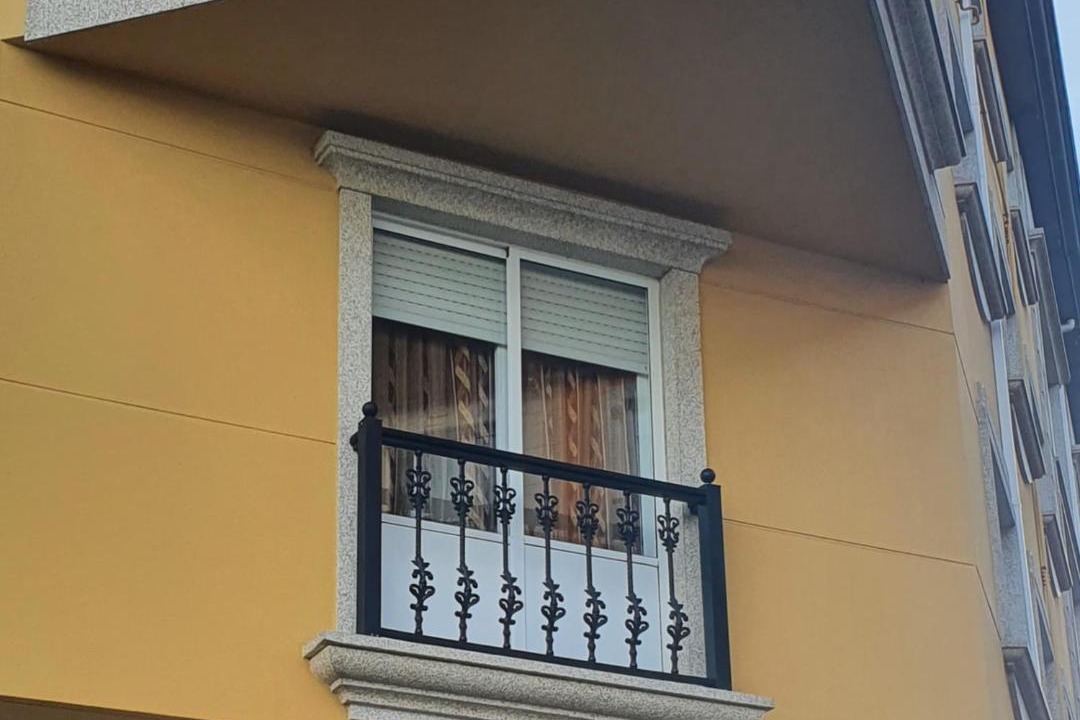 Photo of Buildings in Naron