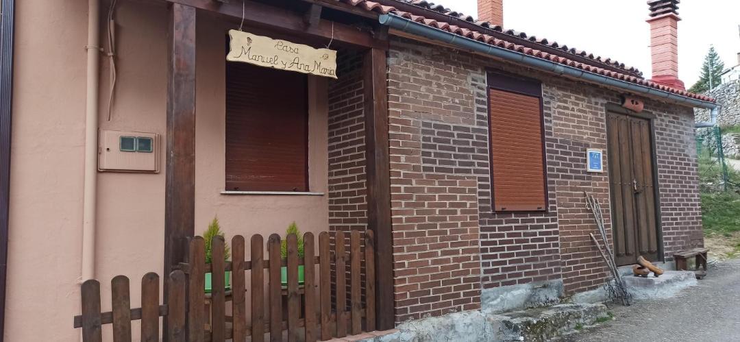 Photo of Buildings in La Pola de Gordon