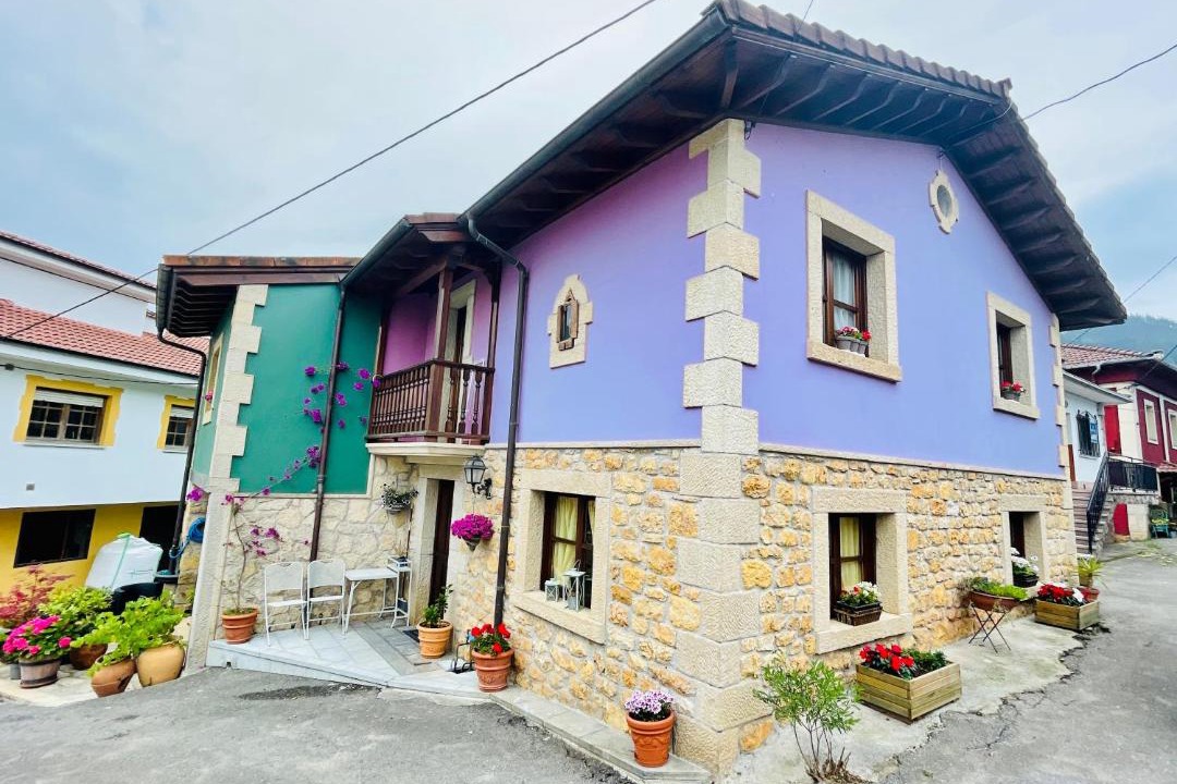 Photo of Buildings in Sobrepiedra