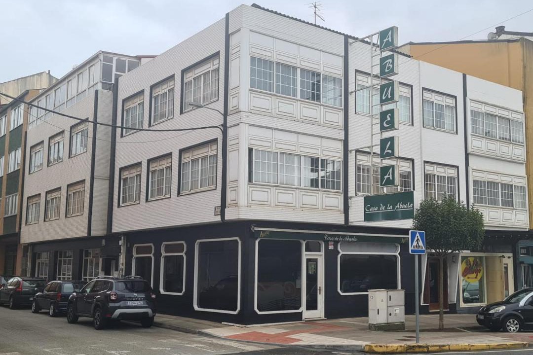 Photo of Buildings in Naron
