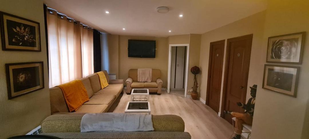 Photo of Livingroom in Naron