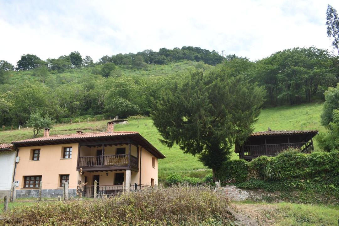 Photo of Buildings in Santovena