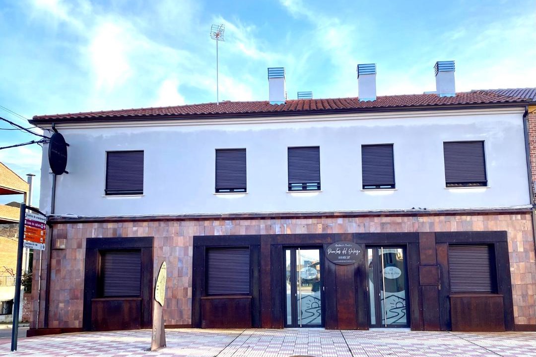 Photo of Buildings in Carrizo De La Ribera
