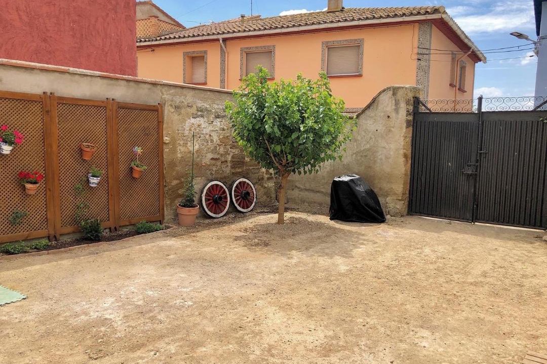 Photo of Buildings in Lupinen-Ortilla