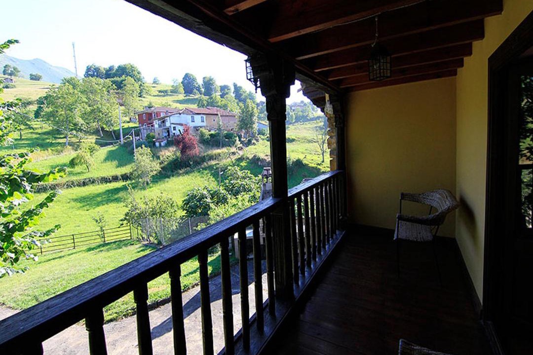 Photo of Patio Balcony in Parres