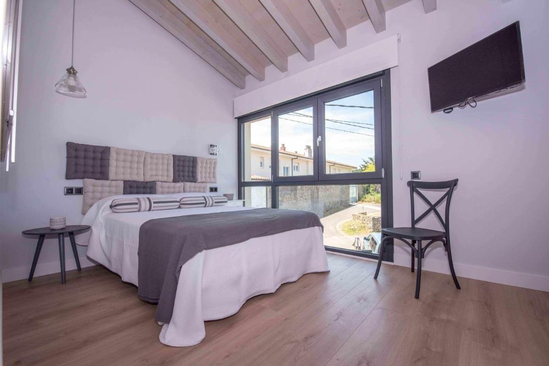 Photo of Bedroom in Poo
