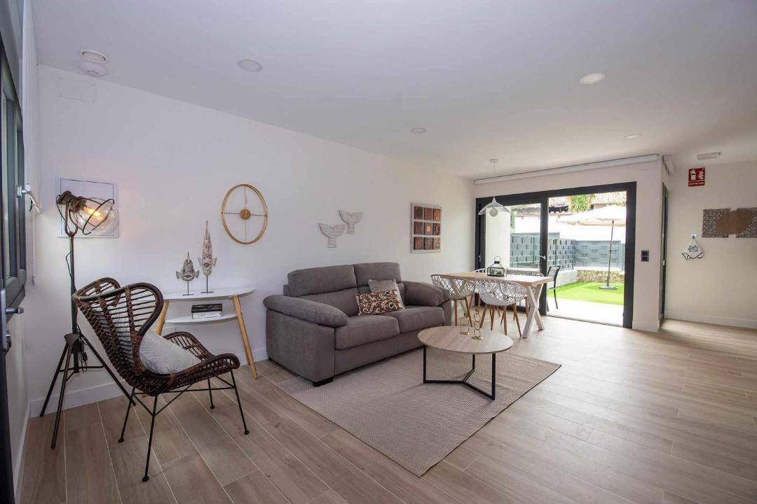 Photo of Livingroom in Poo