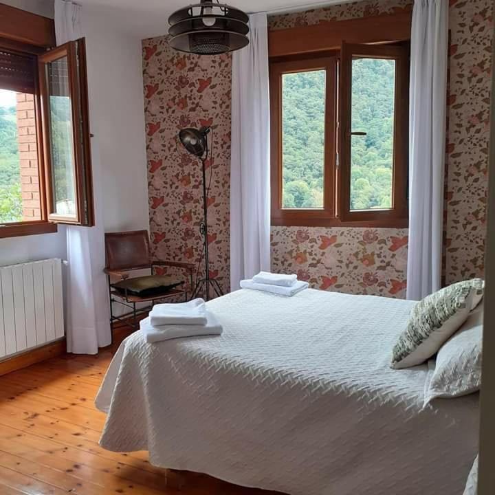 Photo of Bedroom in Penarrubia