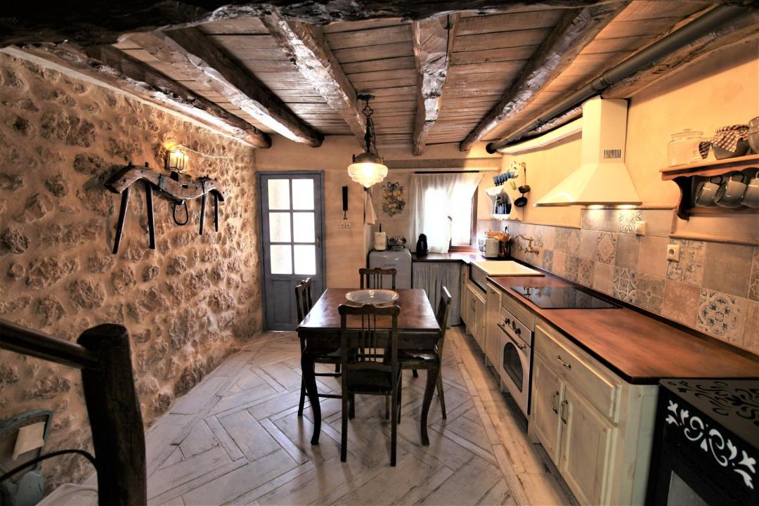 Photo of Kitchen in Montejo de la Vega de la Serrezuela
