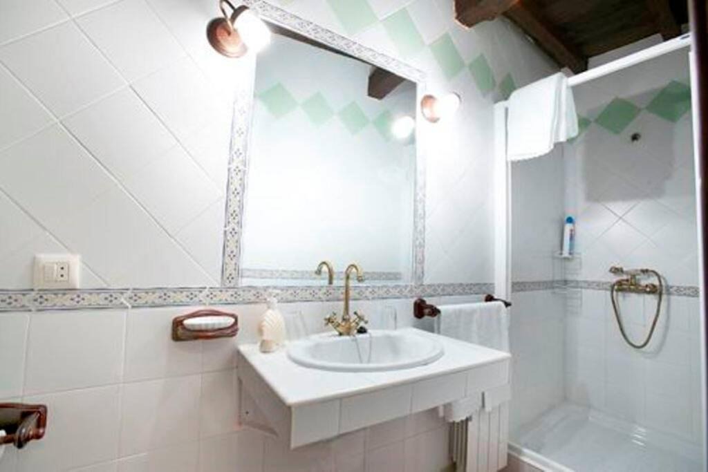 Photo of Bathroom in Cabezuela del Valle