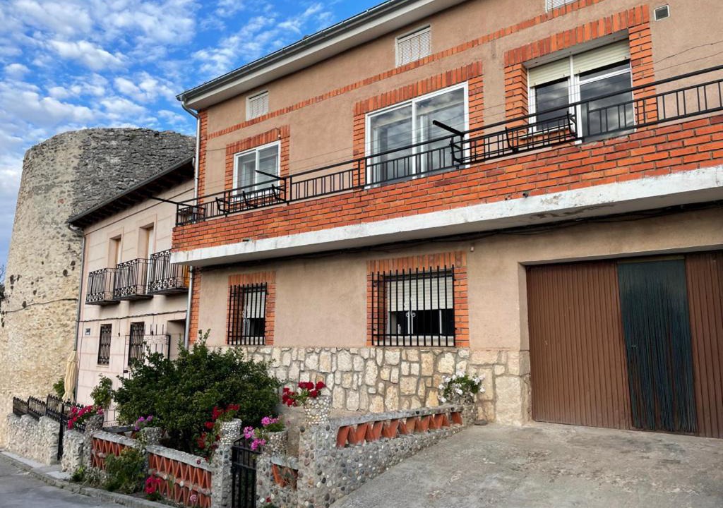 Photo of Buildings in Fuentiduena
