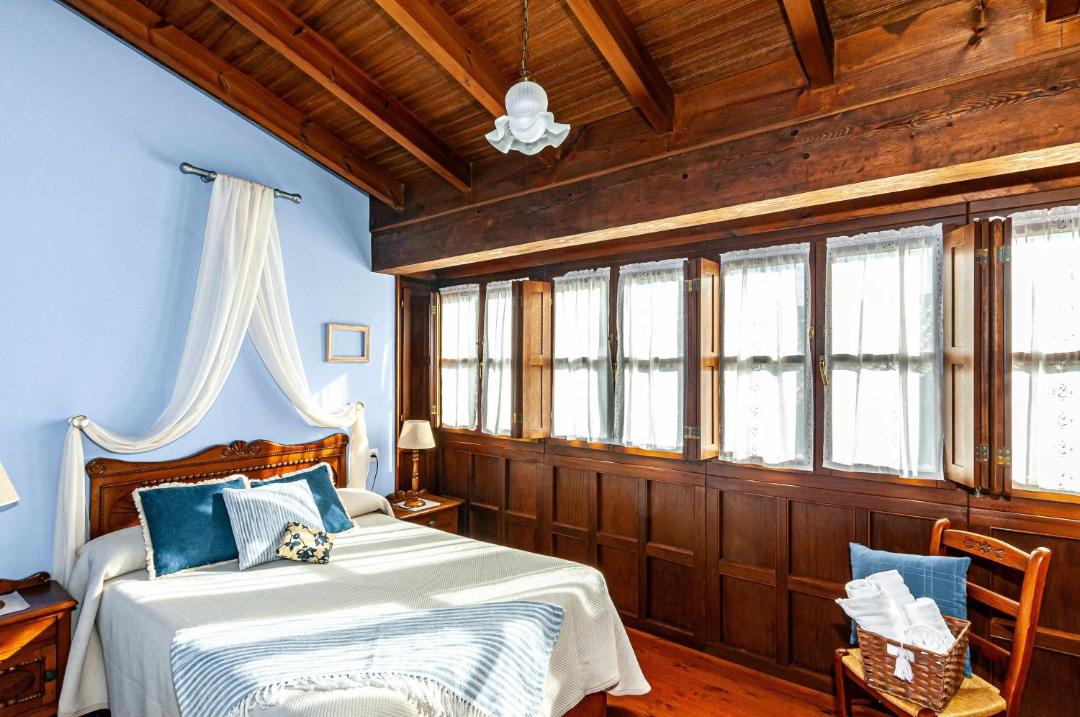 Photo of Bedroom in Poo