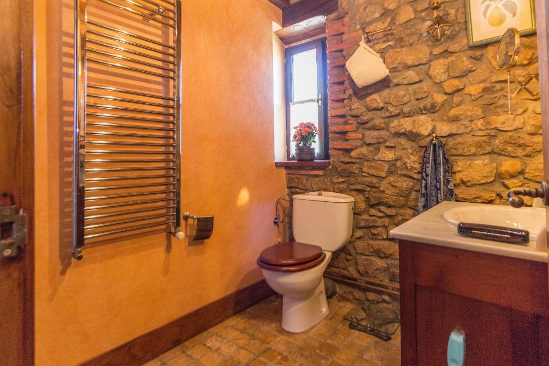 Photo of Bathroom in Helgueras