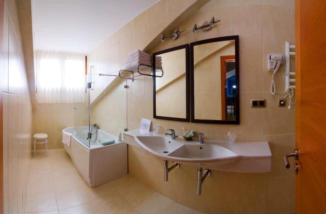 Photo of Bathroom in Riego
