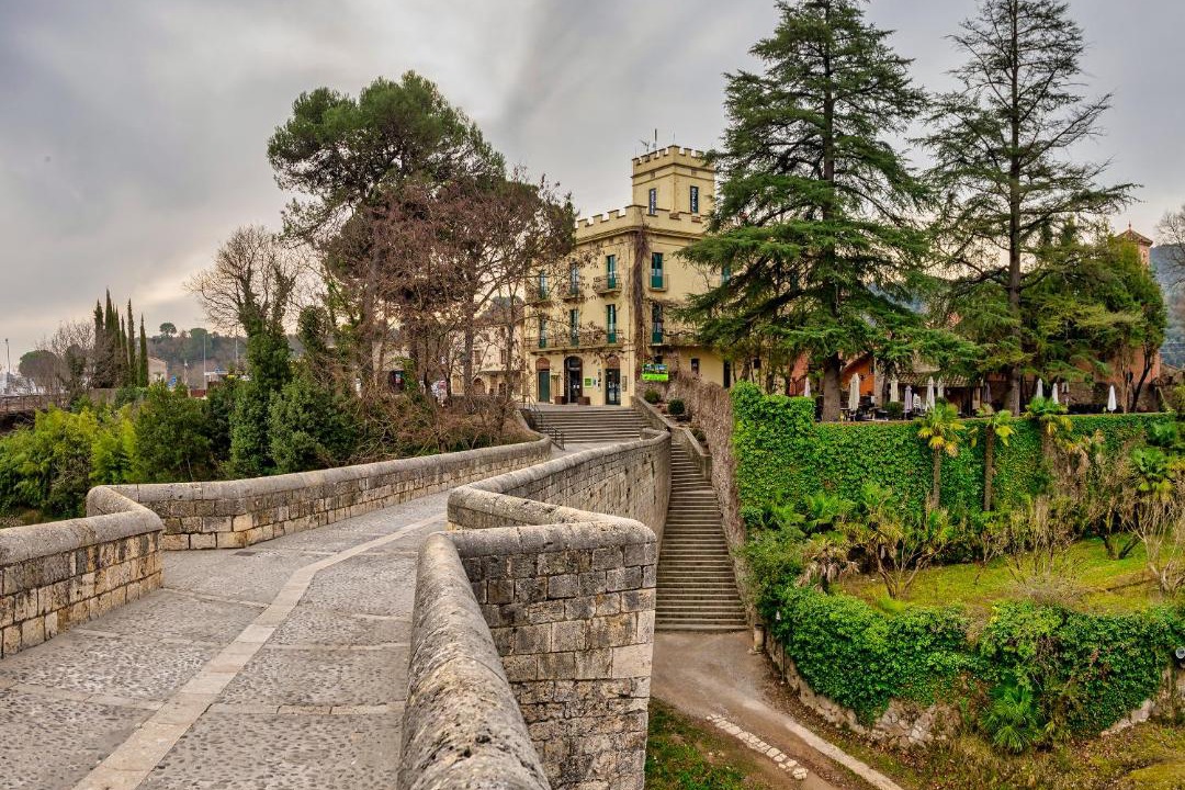 Photo of Others in Besalu