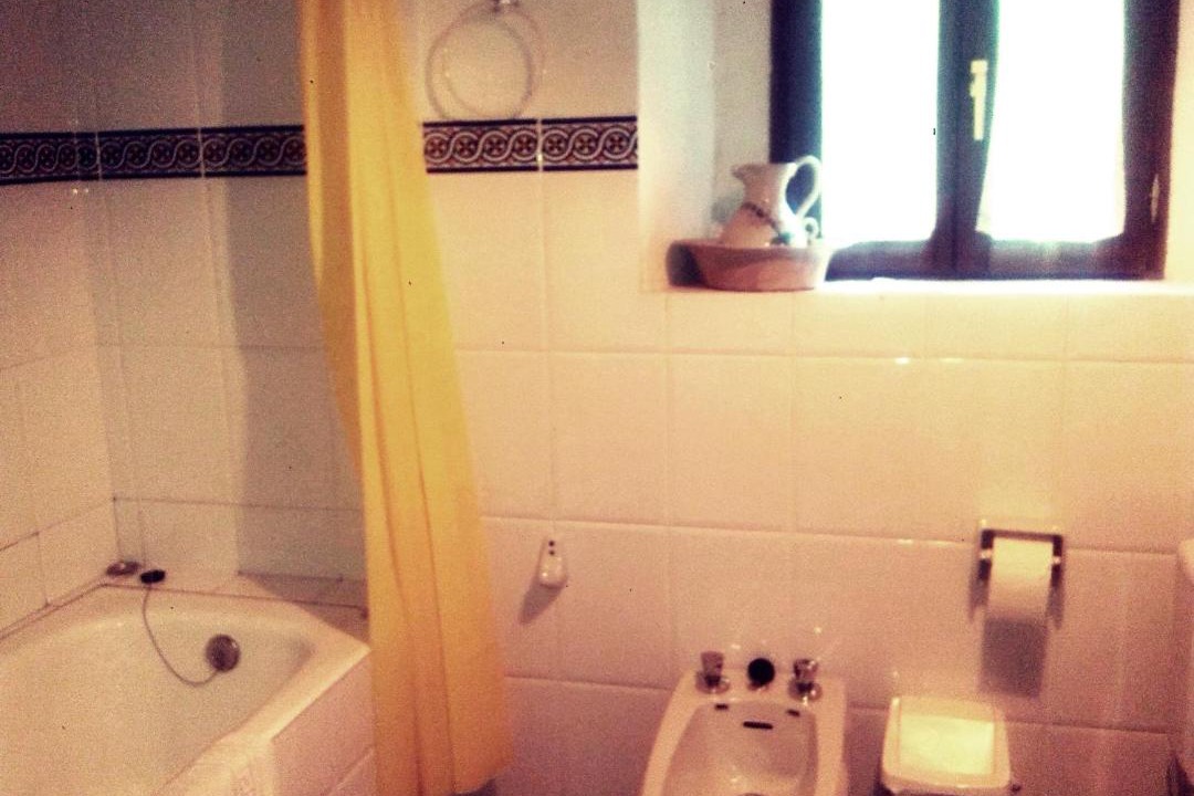 Photo of Bathroom in Ailanes