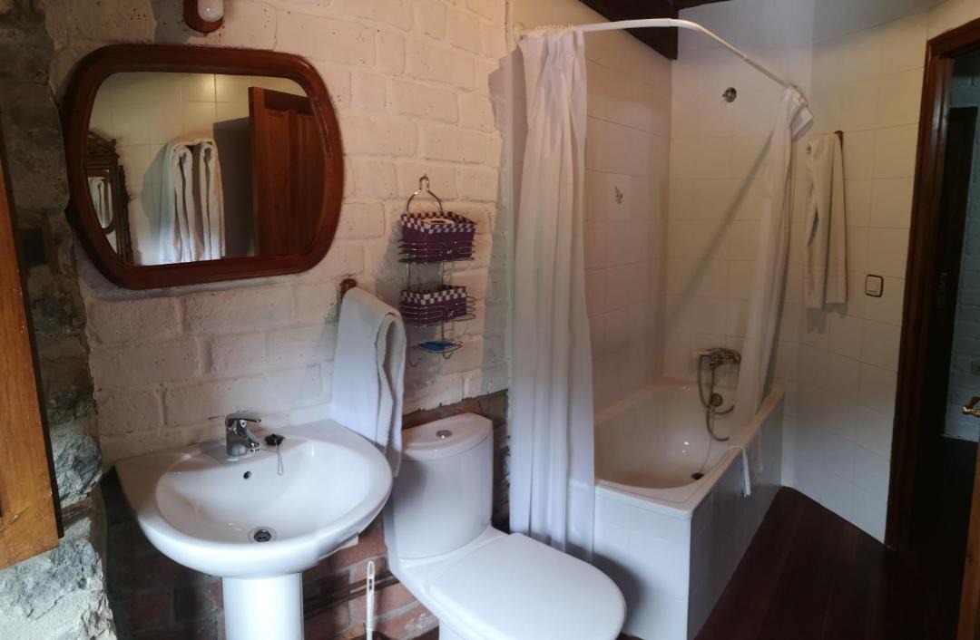 Photo of Bathroom in Pido